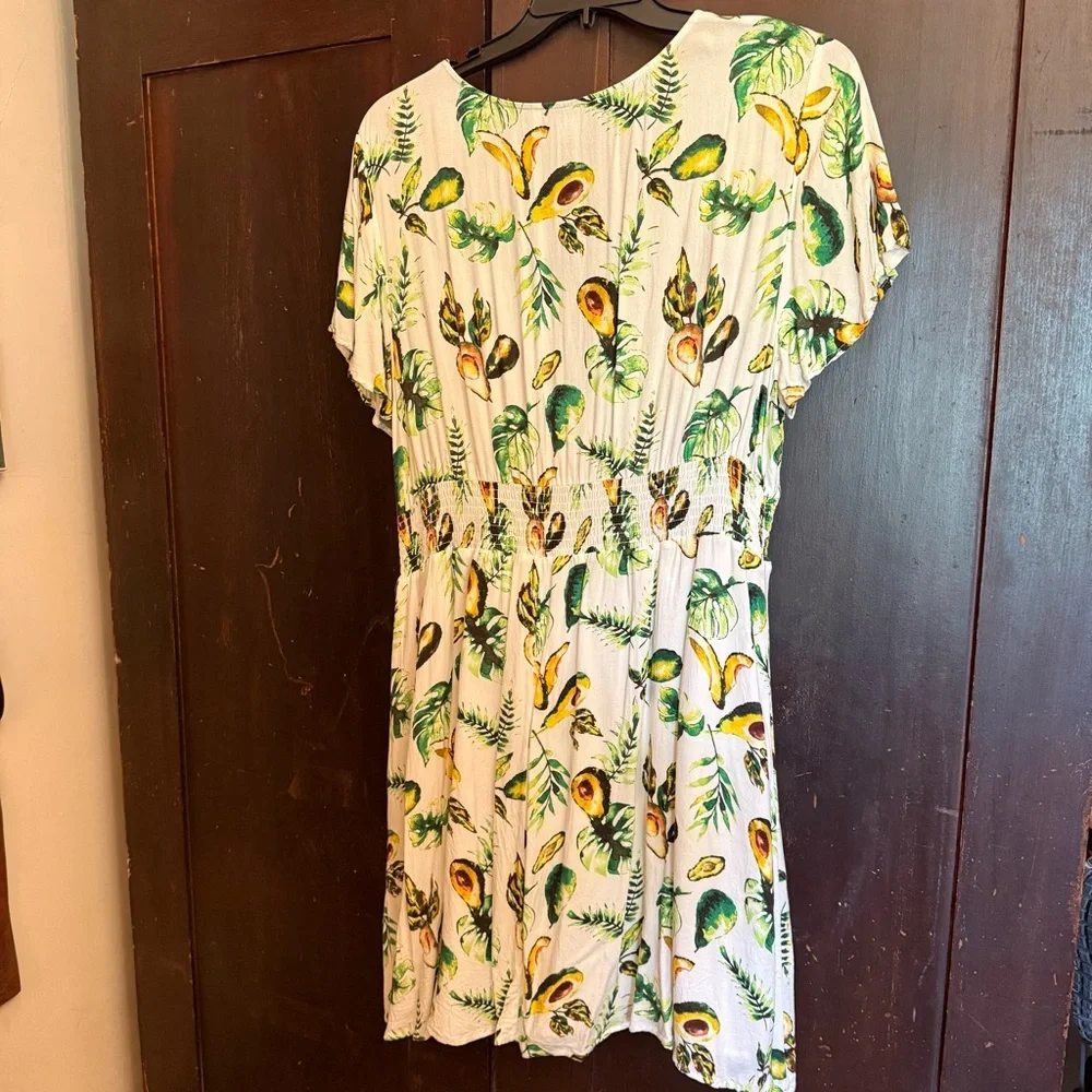 Forever 21 Tropical Print Dress 🥑 🌿 - Picture 3 of 5